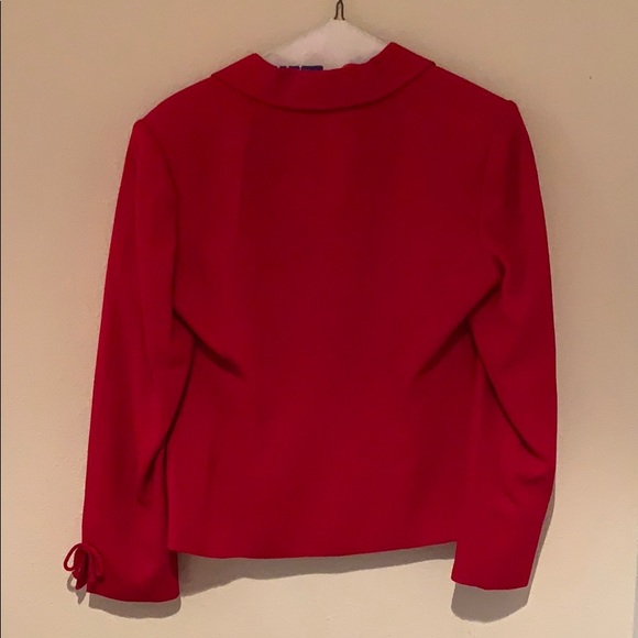 Casper ASL petite red suit set - Picture 4 of 4